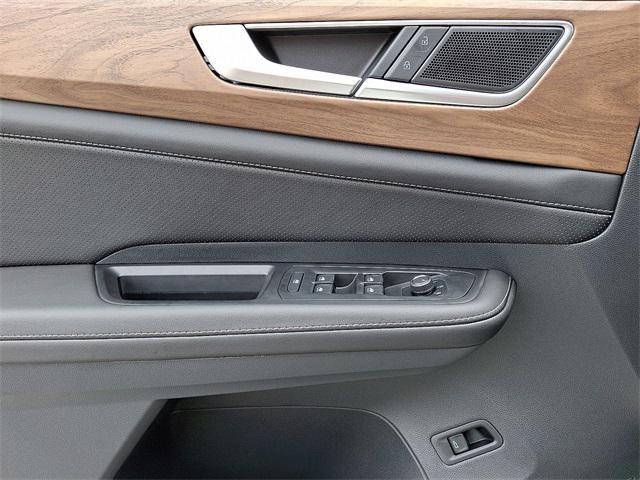 new 2025 Volkswagen Atlas car, priced at $42,355