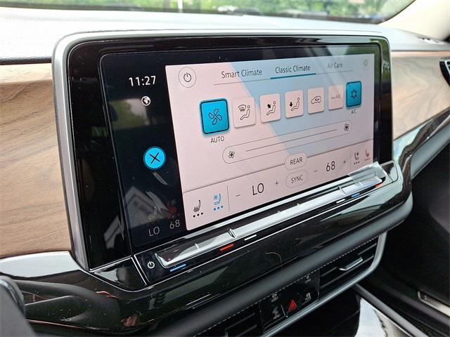 new 2025 Volkswagen Atlas car, priced at $42,355