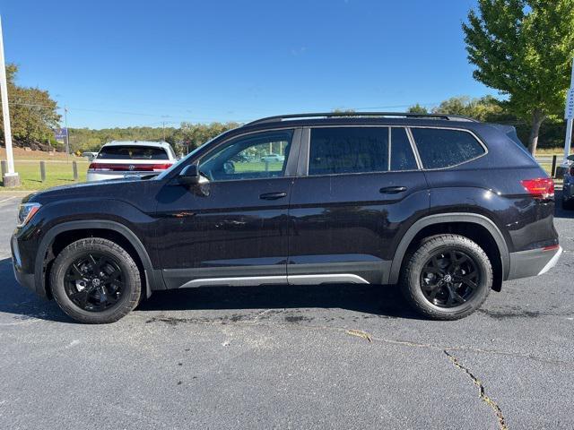 new 2025 Volkswagen Atlas car, priced at $50,111