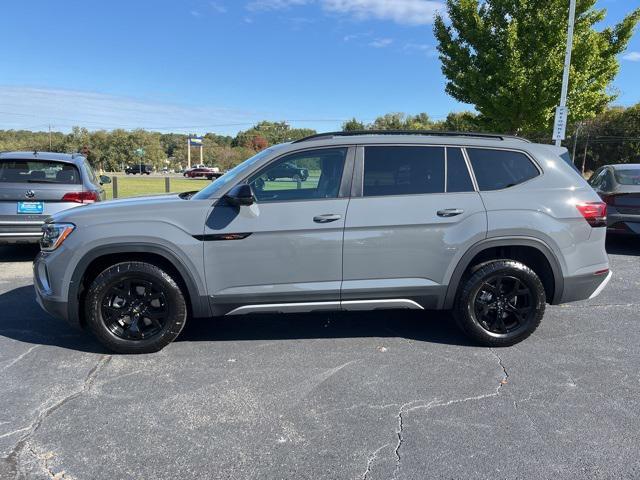 new 2025 Volkswagen Atlas car, priced at $49,930