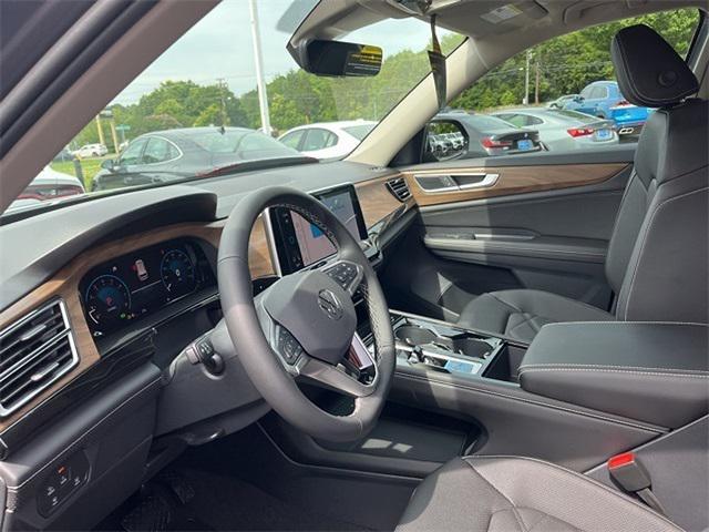 new 2025 Volkswagen Atlas car, priced at $44,136