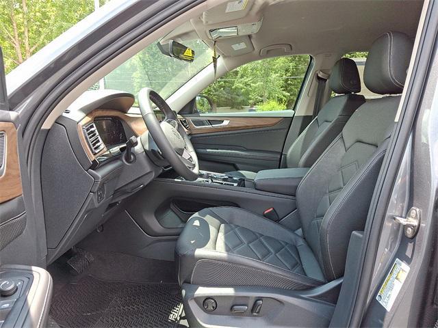 new 2025 Volkswagen Atlas car, priced at $40,792