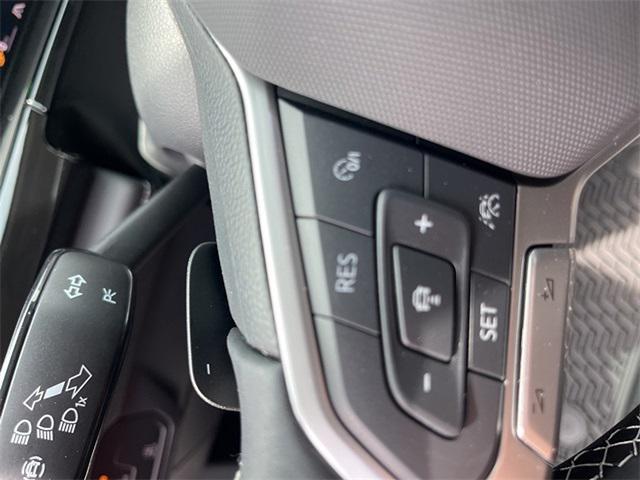 new 2025 Volkswagen Atlas car, priced at $44,136