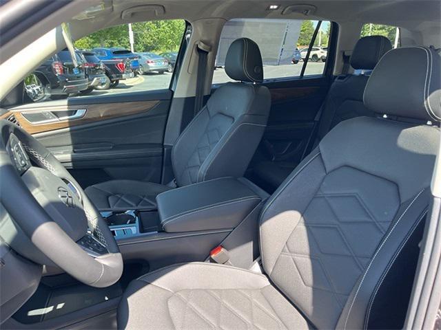 new 2025 Volkswagen Atlas car, priced at $46,680