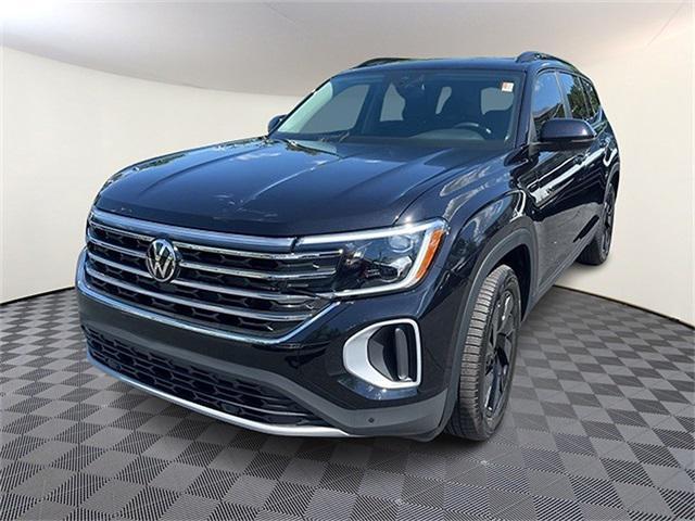 new 2025 Volkswagen Atlas car, priced at $42,680