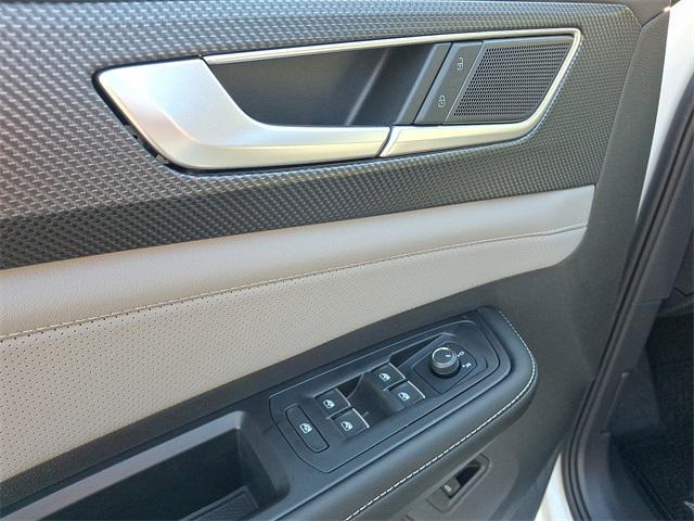 new 2026 Volkswagen Atlas Cross Sport car, priced at $50,238