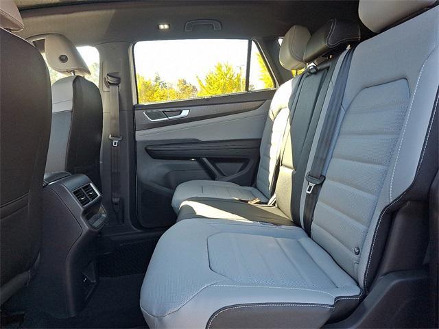 new 2026 Volkswagen Atlas Cross Sport car, priced at $50,238