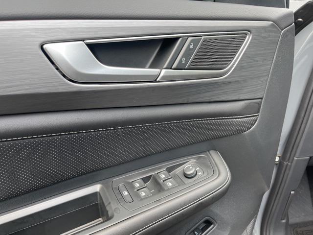 new 2025 Volkswagen Atlas Cross Sport car, priced at $43,318