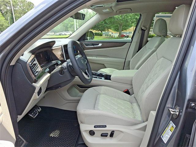 new 2025 Volkswagen Atlas car, priced at $51,641