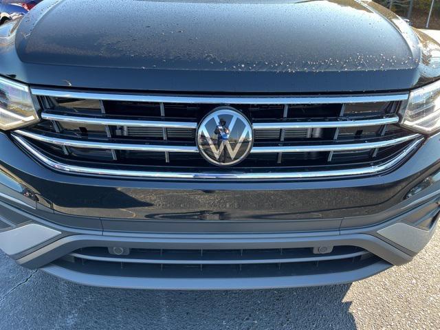 new 2024 Volkswagen Tiguan car, priced at $30,800