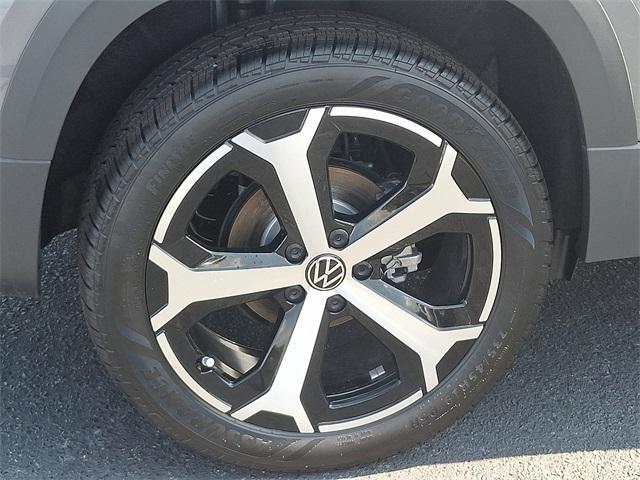 new 2025 Volkswagen Taos car, priced at $33,510