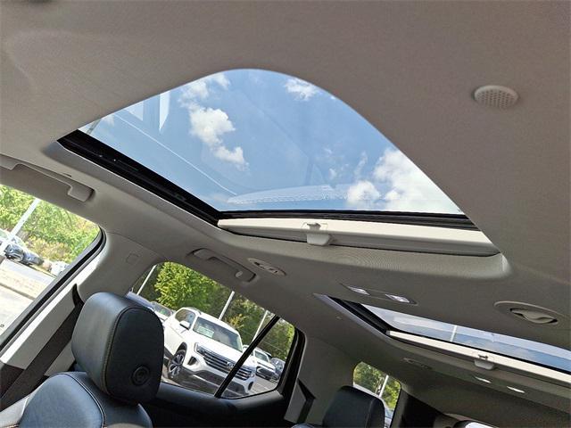 used 2020 Chevrolet Traverse car, priced at $22,378