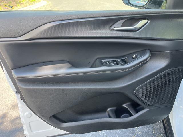 used 2023 Jeep Grand Cherokee L car, priced at $28,788