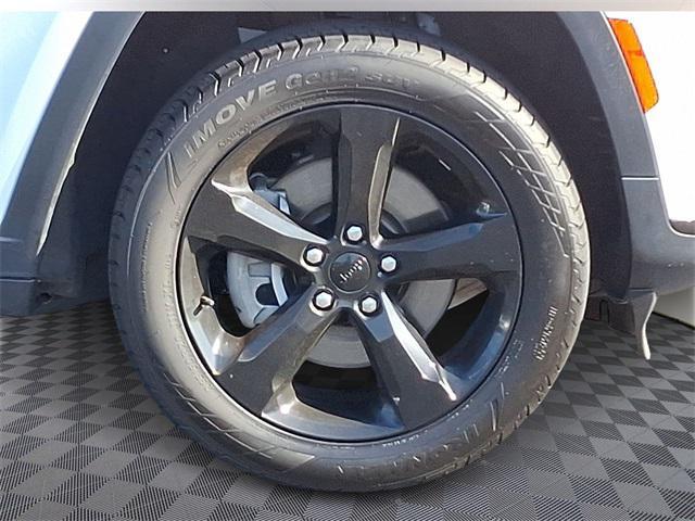 used 2023 Jeep Grand Cherokee L car, priced at $28,188