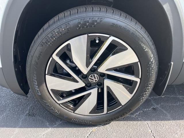 new 2025 Volkswagen Atlas car, priced at $47,475