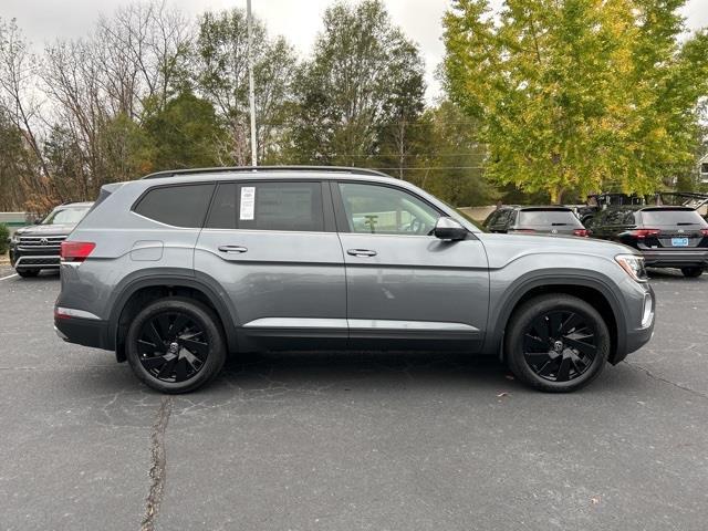 new 2024 Volkswagen Atlas car, priced at $40,591