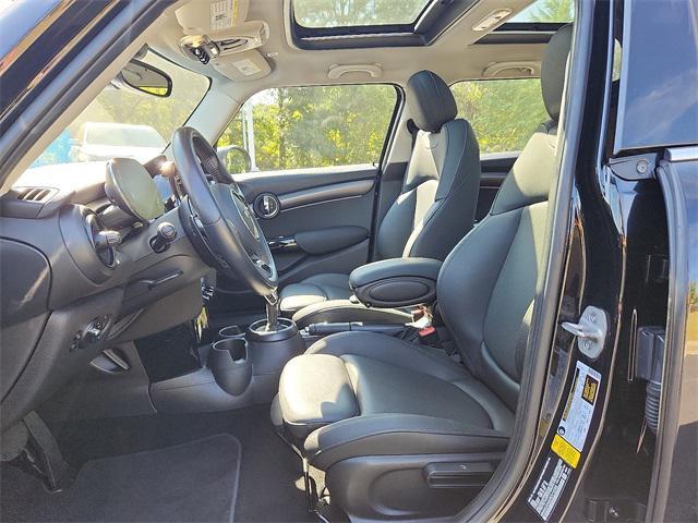 used 2024 MINI Hardtop car, priced at $23,229
