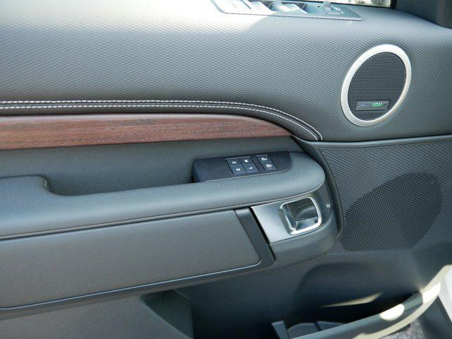 new 2025 Land Rover Discovery car, priced at $69,268