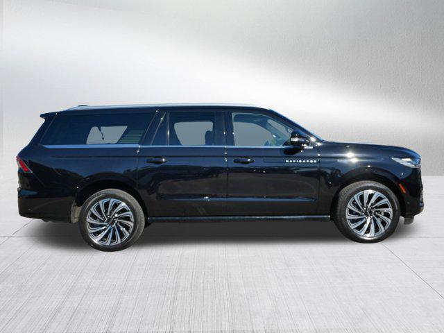 used 2025 Lincoln Navigator car, priced at $114,900