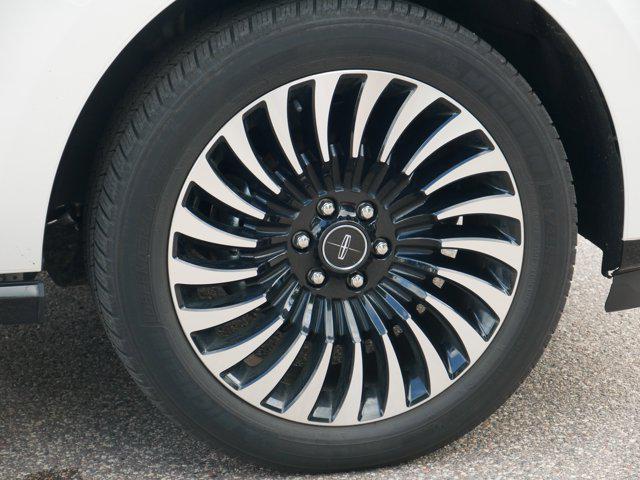 used 2019 Lincoln Navigator car, priced at $40,000