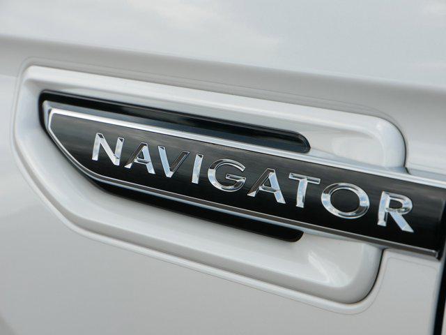 used 2019 Lincoln Navigator car, priced at $40,000