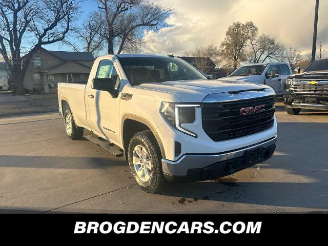 new 2025 GMC Sierra 1500 car, priced at $42,270