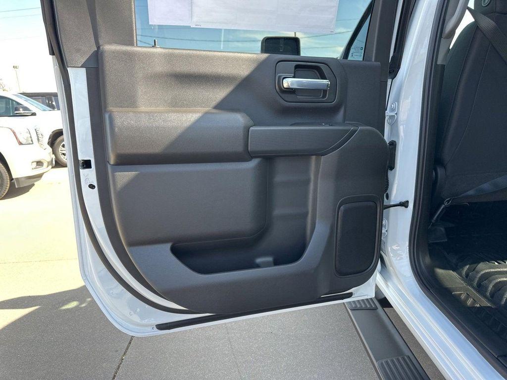 new 2026 GMC Sierra 2500 car, priced at $56,318
