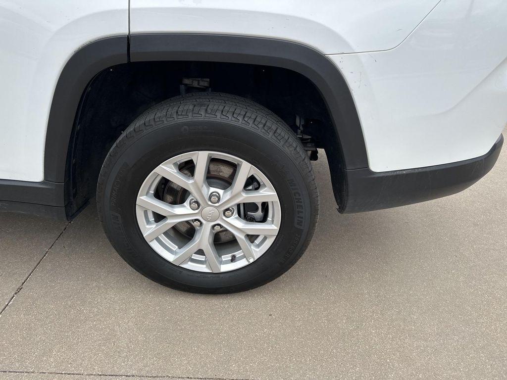 used 2023 Jeep Grand Cherokee L car, priced at $31,995