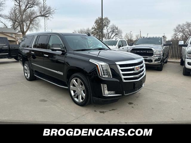 used 2020 Cadillac Escalade ESV car, priced at $47,495