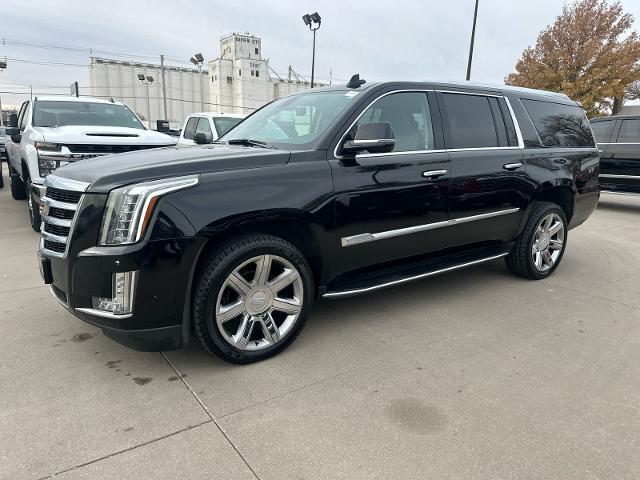 used 2020 Cadillac Escalade ESV car, priced at $47,495