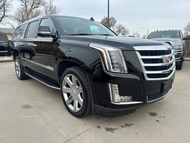 used 2020 Cadillac Escalade ESV car, priced at $45,495