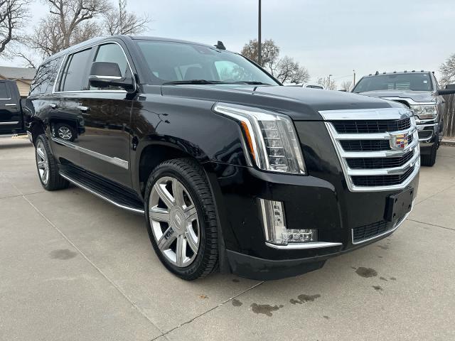 used 2020 Cadillac Escalade ESV car, priced at $47,495