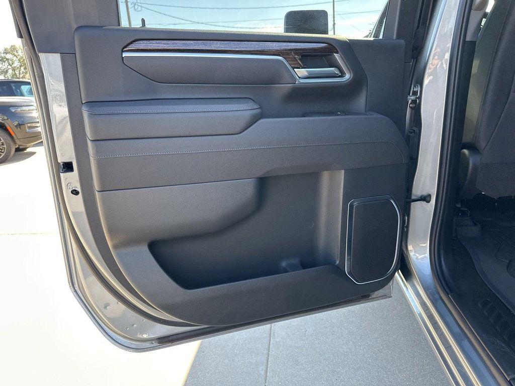 new 2025 GMC Sierra 2500 car, priced at $69,280