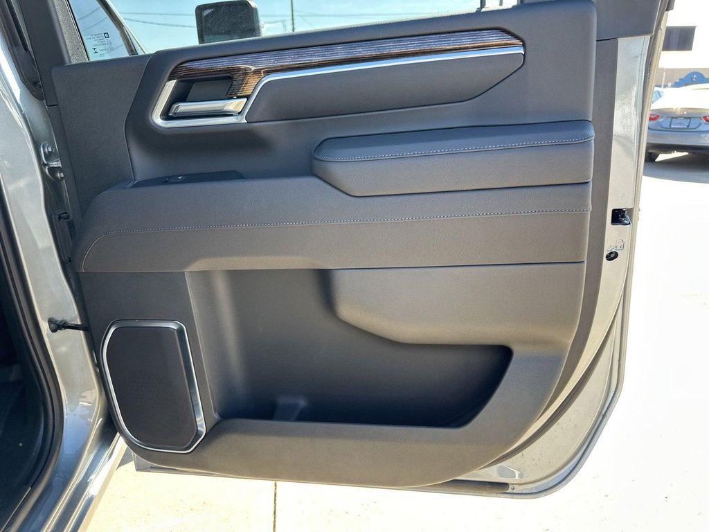 new 2025 GMC Sierra 2500 car, priced at $69,280