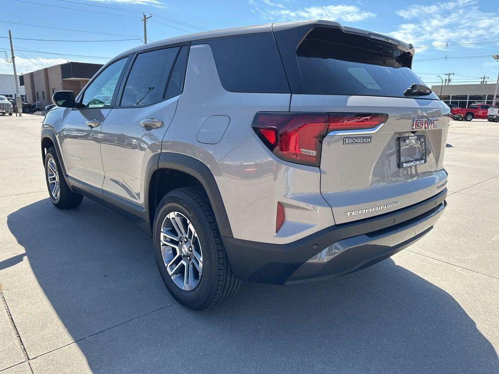 new 2026 GMC Terrain car, priced at $33,402