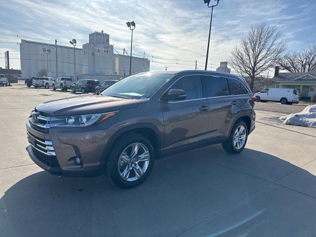 used 2018 Toyota Highlander car, priced at $24,995