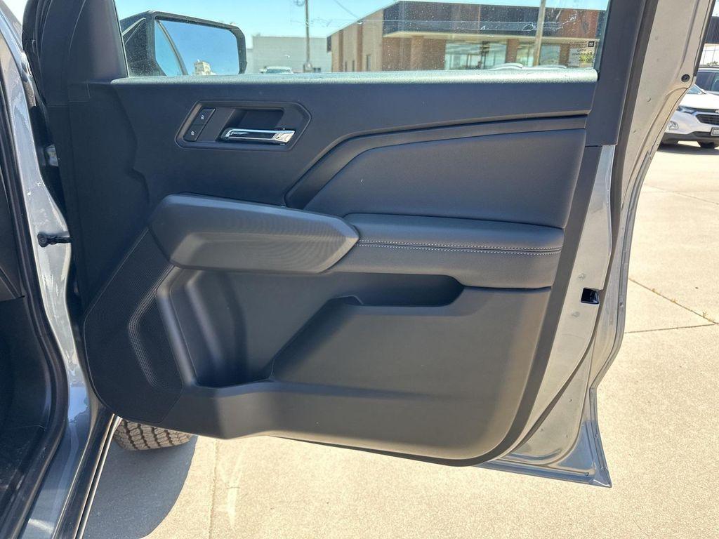 new 2024 GMC Canyon car, priced at $35,850
