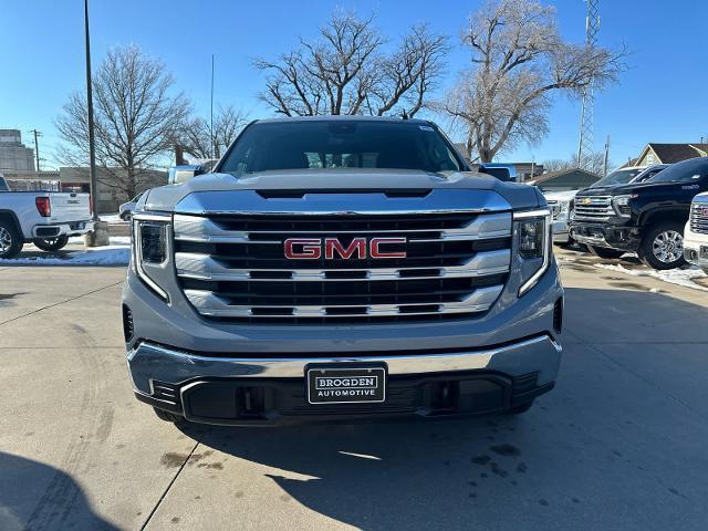 new 2025 GMC Sierra 1500 car, priced at $50,742