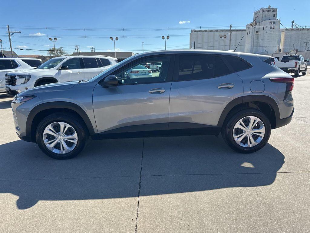 used 2025 Chevrolet Trax car, priced at $23,995