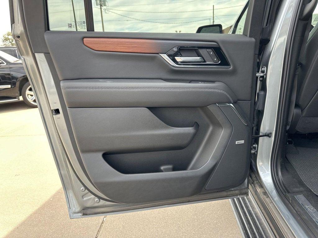 new 2025 GMC Yukon XL car, priced at $89,734