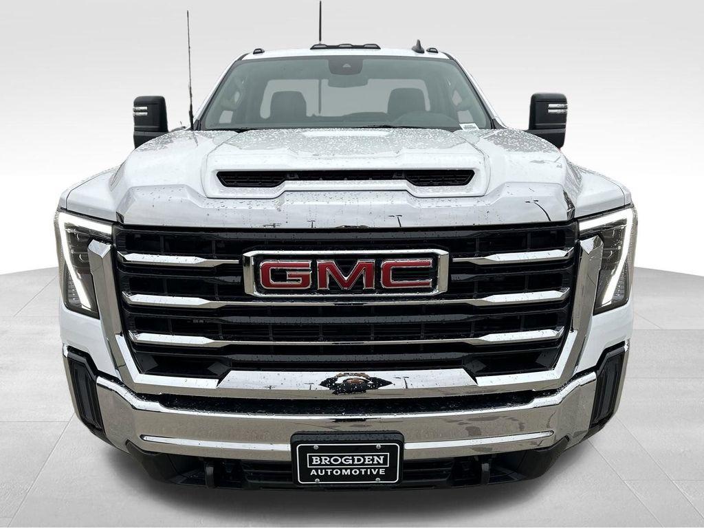 new 2026 GMC Sierra 3500 car, priced at $67,371