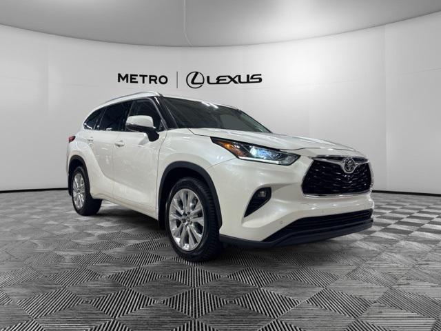 used 2020 Toyota Highlander car, priced at $35,915