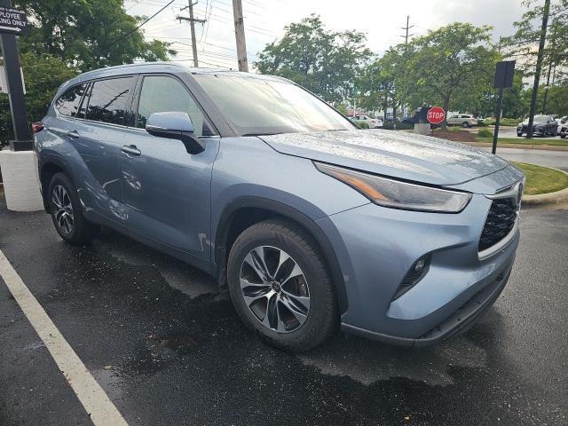 used 2021 Toyota Highlander car, priced at $32,877