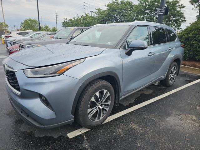 used 2021 Toyota Highlander car, priced at $32,877
