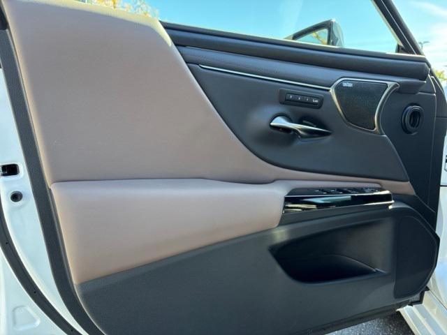 used 2025 Lexus ES 350 car, priced at $50,907