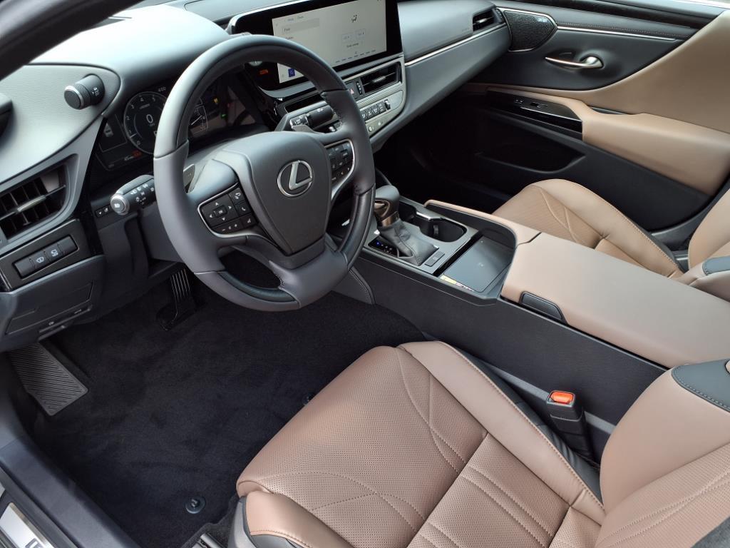 new 2025 Lexus ES 350 car, priced at $54,211