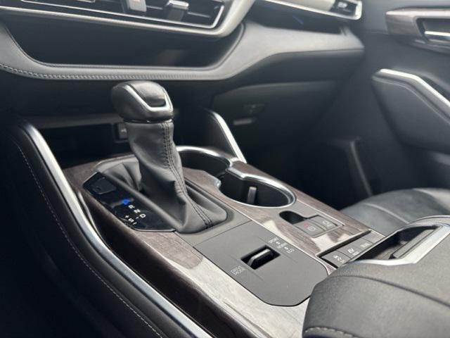 used 2020 Toyota Highlander Hybrid car, priced at $36,882