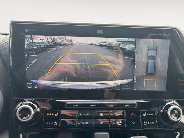 used 2020 Toyota Highlander Hybrid car, priced at $36,882