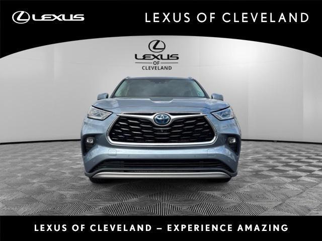 used 2020 Toyota Highlander Hybrid car, priced at $36,882