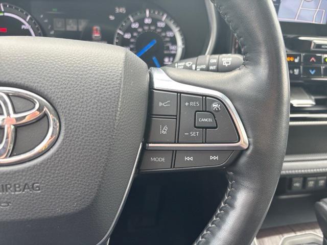 used 2020 Toyota Highlander Hybrid car, priced at $36,882